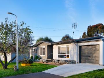 Sunlit style, future potential and a country town atmosphere to love