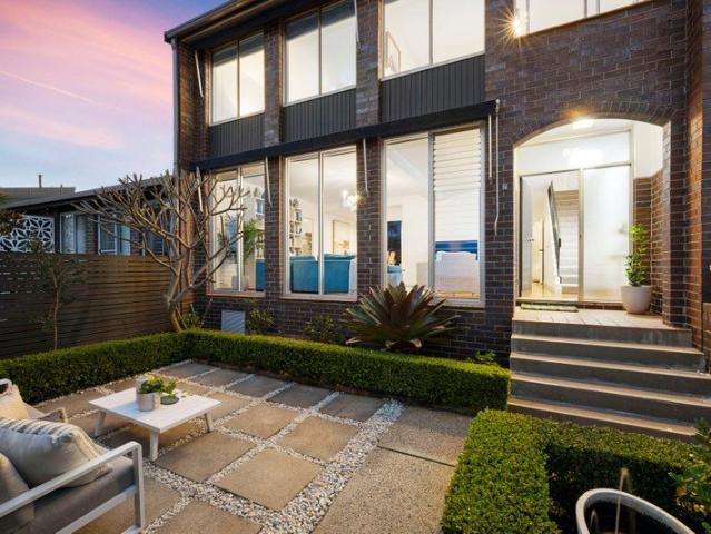 Sunlit townhome with ocean views and easy access to Balgowlah Heights Village