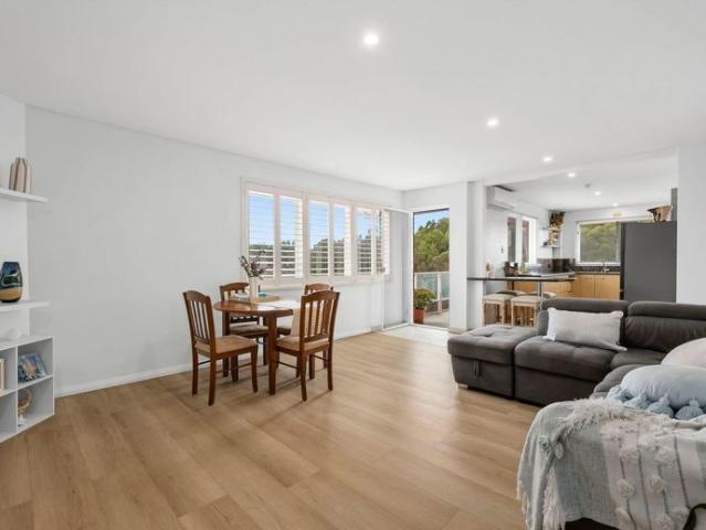 Sunlit Top Floor Living with North East Aspect in Boutique Block