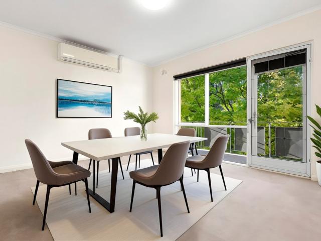 Sunlit Top Floor Living in a Prestigious Armadale Cul de Sac