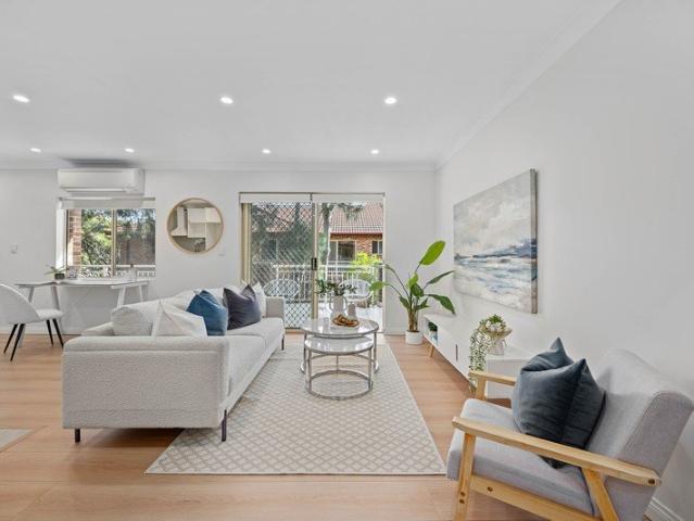 Sunlit Top Floor Sanctuary in the Heart of Beverly Hills