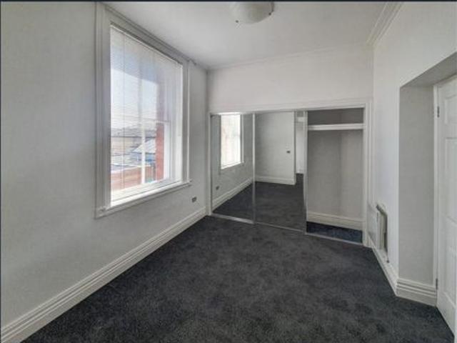 Sunlit Three Bedroom Home Near Highpoint Shopping Centre