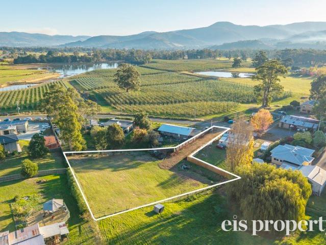 Sunlit Valley Lifestyle with Majestic Valley Views