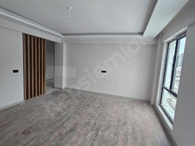 SUNMAX'TAN CAMİKEBİR'DE YERDEN ISITMA ARA KAT 3+1 DAİRE