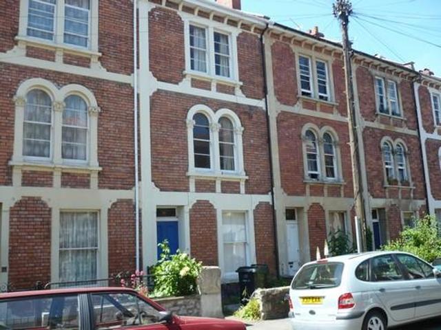 Sunningdale, Clifton, Bristol BS8 5 bed terraced house to rent £3,775 pcm £871 pw