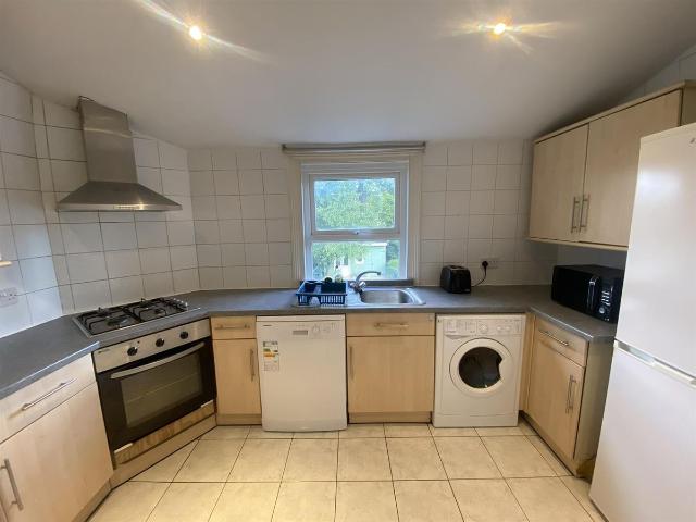 Sunningfields Road, Hendon, London NW4, 3 bed maisonette to rent, £2,300 pcm | PrimeLocation