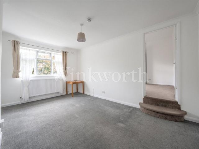 Sunningfields Road, London NW4, 1 bed flat to rent, £1,400 pcm | PrimeLocation