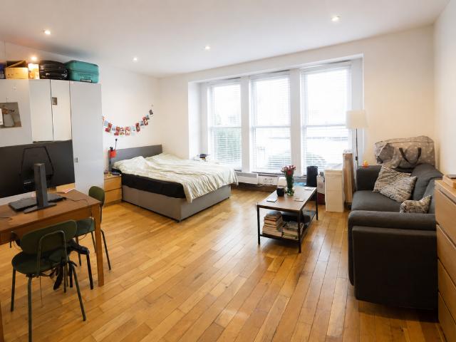 Sunningfields Road, London NW4, Studio to rent, £1,100 pcm | PrimeLocation