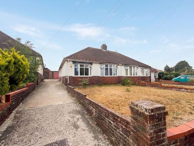 Sunninghill Avenue, Hove BN3, 2 bed bungalow to rent, £1,800 pcm | PrimeLocation