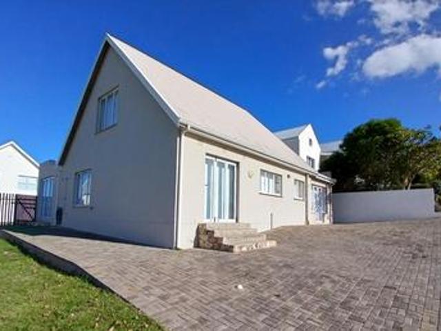 sunny 4 bedroom home in popular unde.