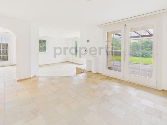 Sunny 7.5 room terraced house at the end of a row in a quiet location in Altendorf
