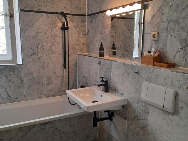 Sunny 1 bedroom apartment/studio with high ceilings and French balcony in Friedenau, Berlin Amsterdam Apartments for Rent