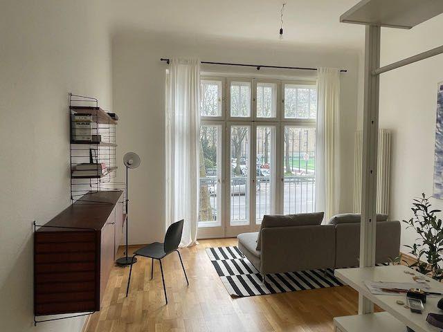 Sunny 1 bedroom apartment/studio with high ceilings and French balcony in Friedenau, Berlin Amsterdam Apartments for Rent