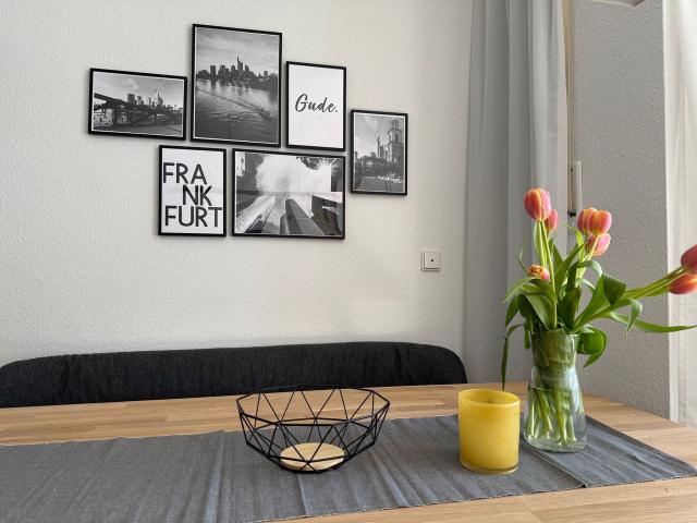 Sunny 2 bedroom apartment located right next to subway station Dornbusch, Frankfurt Amsterdam Apartments for Rent
