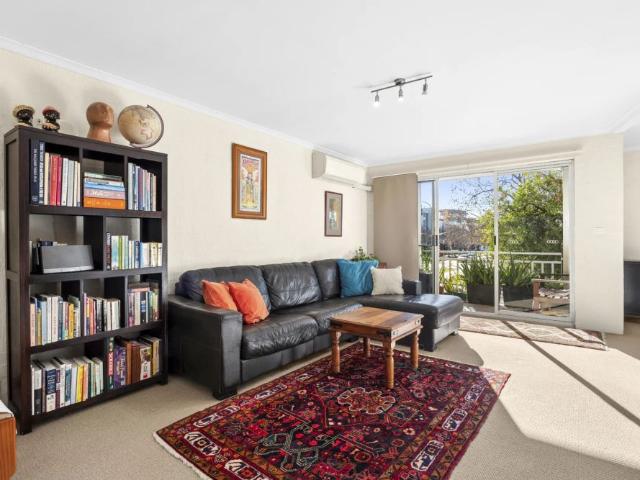 Sunny 2 bedroom apartment
