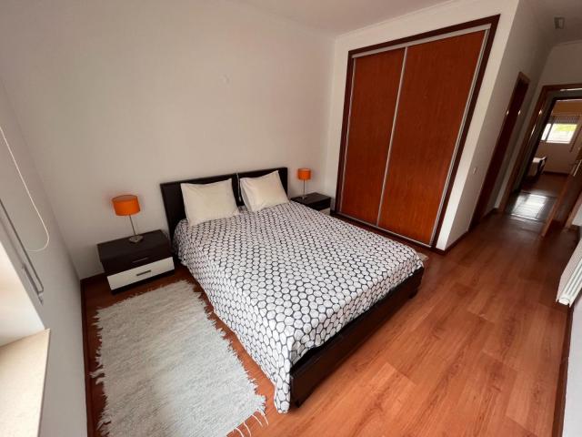 Sunny 2 bedroom flat in Marinhas