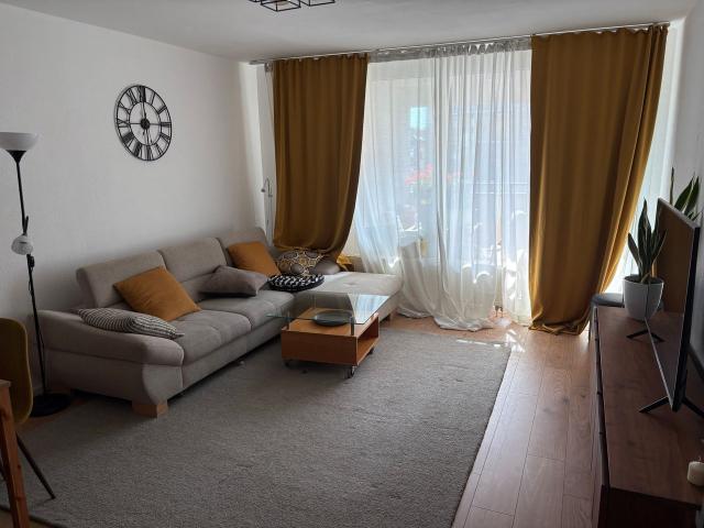 Sunny 2 Room Flat with Balcony & Elevator in Central Friedrichshain, Berlin Amsterdam Apartments for Rent