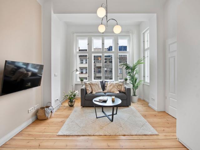 Sunny 2 room flat in the heart of Pankow, Berlin Amsterdam Apartments for Rent