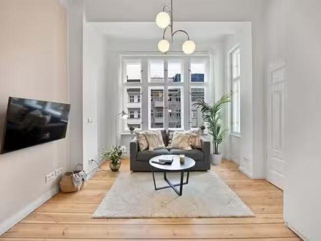 Sunny 2 room flat in the heart of Pankow
