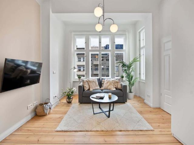 Sunny 2 room flat in the heart of Pankow