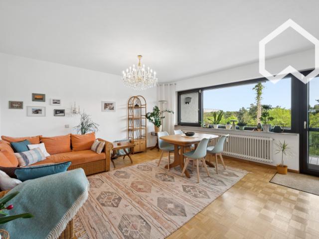 Sunny 2.5 room boutique style apartment surrounded by greenery