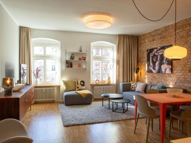 SUNNY 3 ROOM APARTEMENT IN THE HEART OF KREUZBERG / BERGMANNKIEZ, Berlin Amsterdam Apartments for Rent