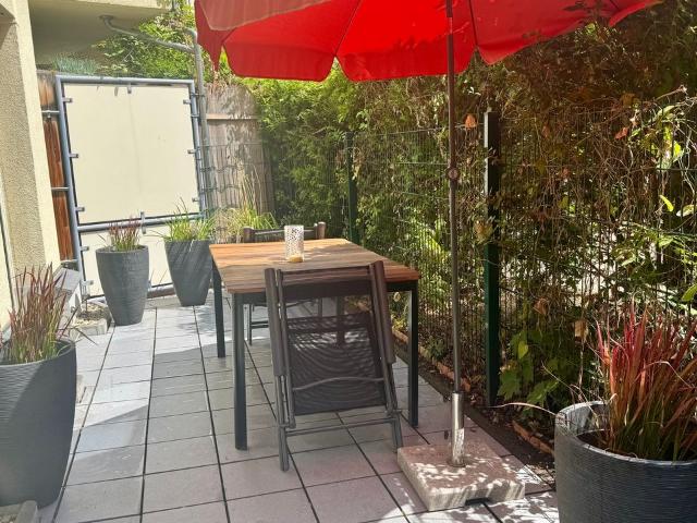 Sunny terrace apartment in the center with underground parking and cleaning service, Leipzig Amsterdam Apartments for Rent