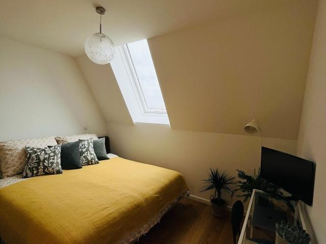 Sunny top floor flat with 2 bedrooms, Vienna Amsterdam Apartments for Rent