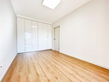Sunny Two Bedder Convenience location
