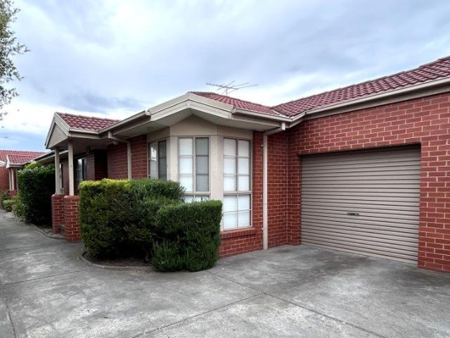 Sunny two bedroom townhouse in a great Coburg location!