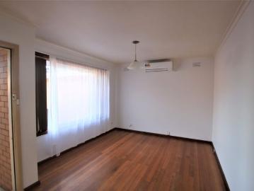 Sunny Two Bedroom Unit Situated in Sunshine