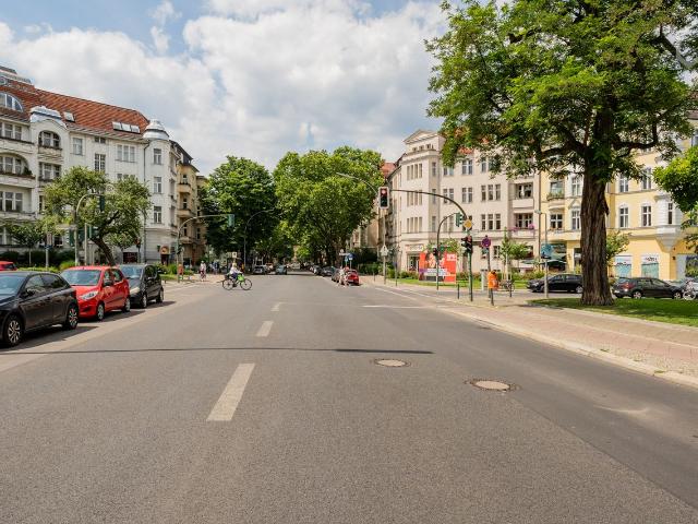 Sunny Two Room Apartment in Cozy Neighborhood, Berlin Amsterdam Apartments for Rent