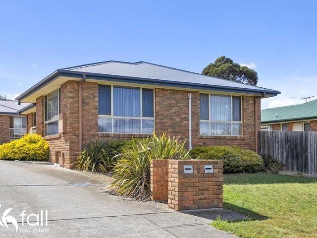 Sunny unit in a great location