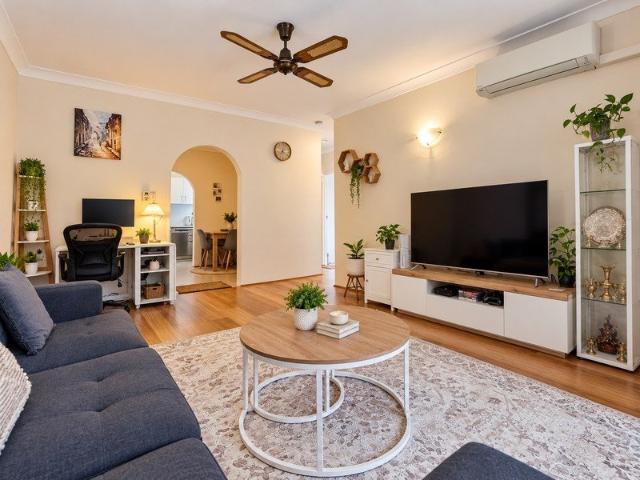 SUNNY, UPDATED APARTMENT LIVING OPEN TO VIEW SAT 31/10/2026 @ 9 9.30AM