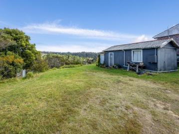Sunny Vacant Block in a Prime Leura Location Ready to Build