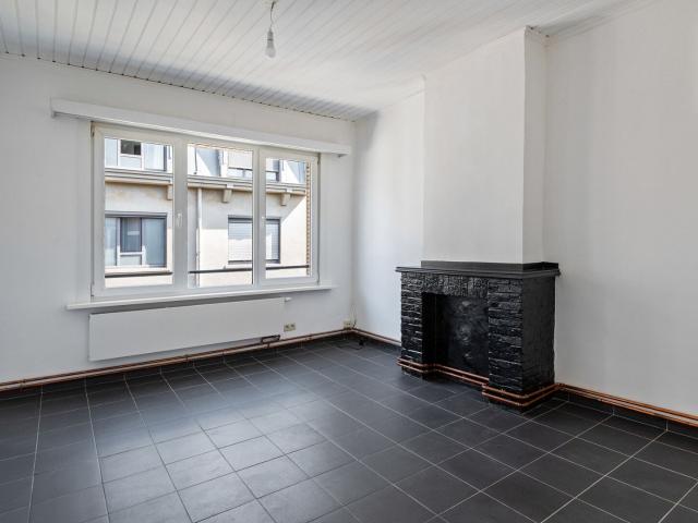 Sunny, well maintained apartment!
