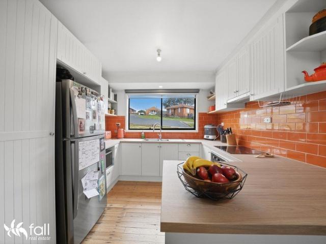 Sunny, Well Maintained Family Home Move In Ready!