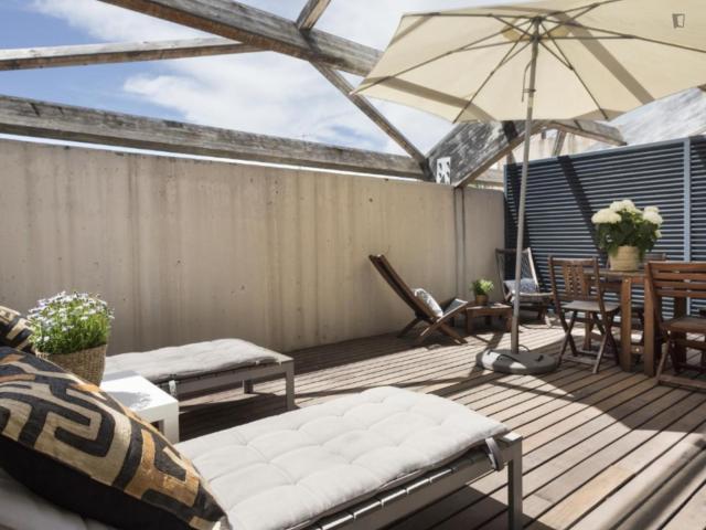 Sunny and modern 2 bedroom flat near Parc de Monterols