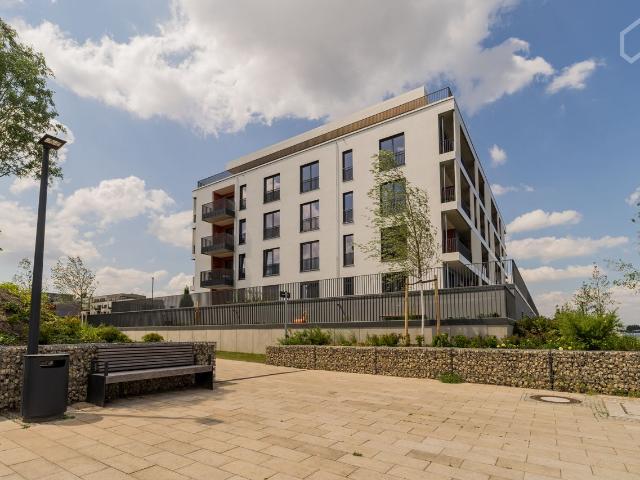 Sunny and Serene Riverside Apartment, Berlin Amsterdam Apartments for Rent