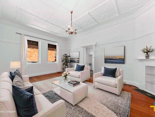 Sunny and Spacious Family Home in a Convenient Setting