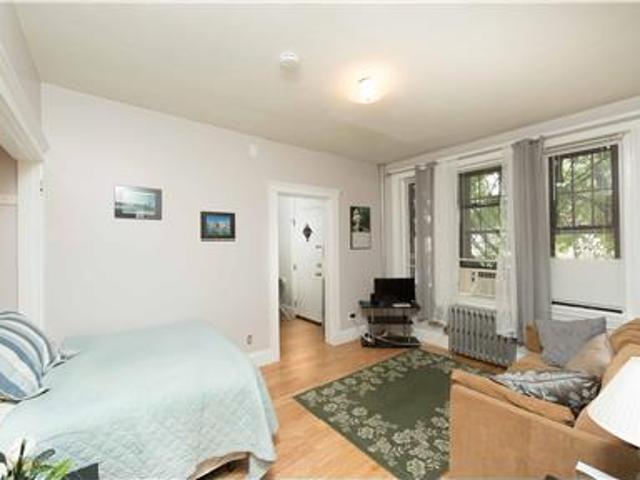 Sunny and Spacious Furnished Brighton Studio