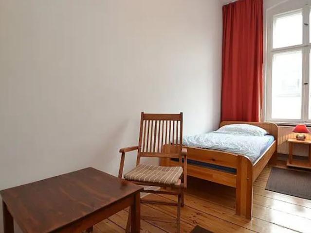 Sunny and quite apartment near the centre, Berlin Amsterdam Apartments for Rent