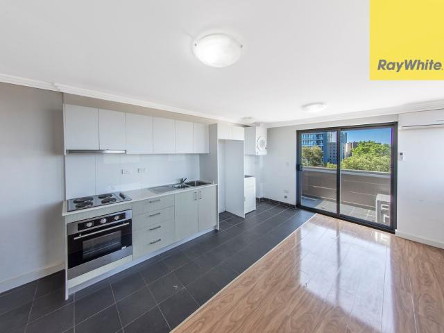 SUNNY ASPECTS, SPACIOUS INTERIORS & SUPERB LOCATION