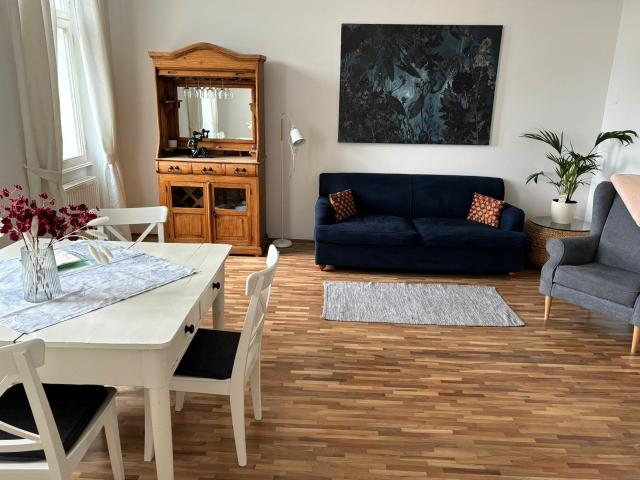 Sunny apartment at Augarten