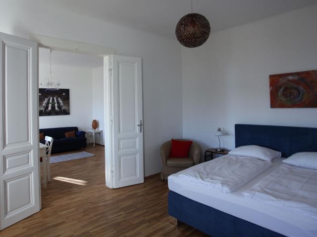 Sunny apartment at Augarten