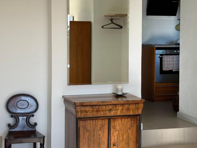 Sunny apartment in a prime location on Dresden's Elbe hillside, Dresden Amsterdam Apartments for Rent