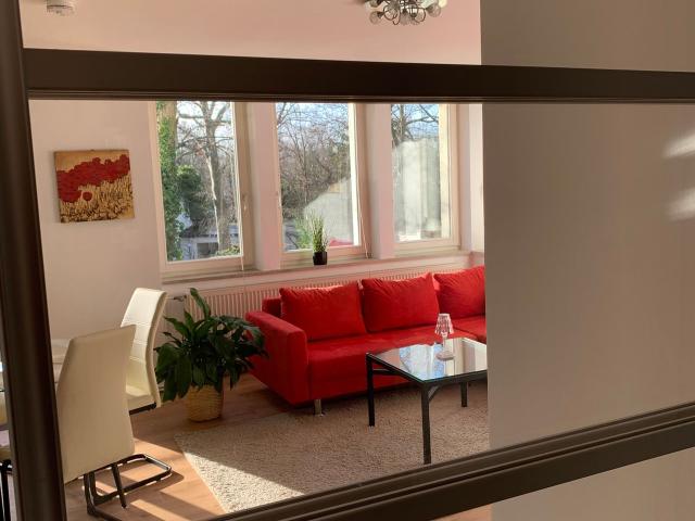 Sunny apartment in the heart of Zehlendorf & close to PT, Berlin Amsterdam Apartments for Rent
