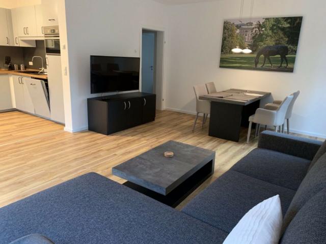 Sunny apartment with large terrace and balcony in a quiet location in Essen, Essen Amsterdam Apartments for Rent