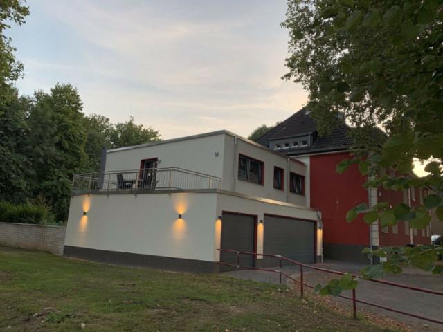 Sunny apartment with large terrace and balcony in a quiet location in Essen, Essen Amsterdam Apartments for Rent