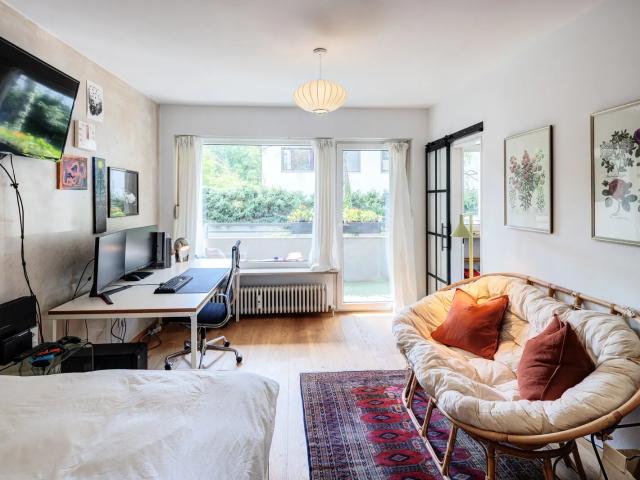 Sunny Apartment with Loggia in Harlaching